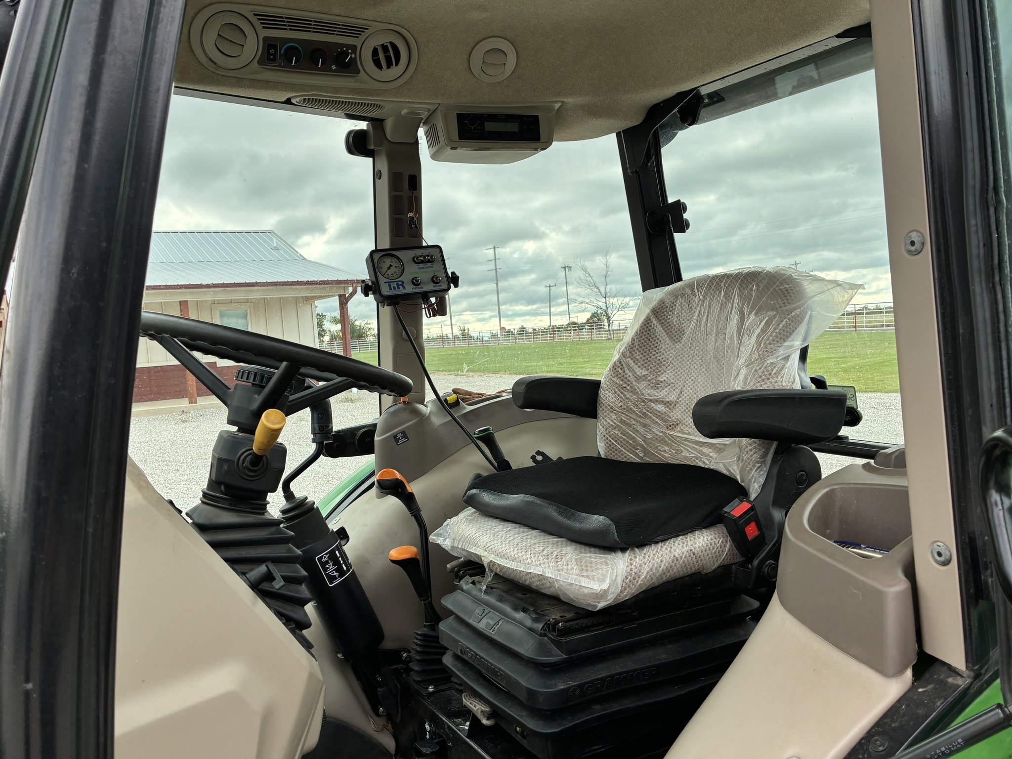 2021 John Deere 5075E Image 15