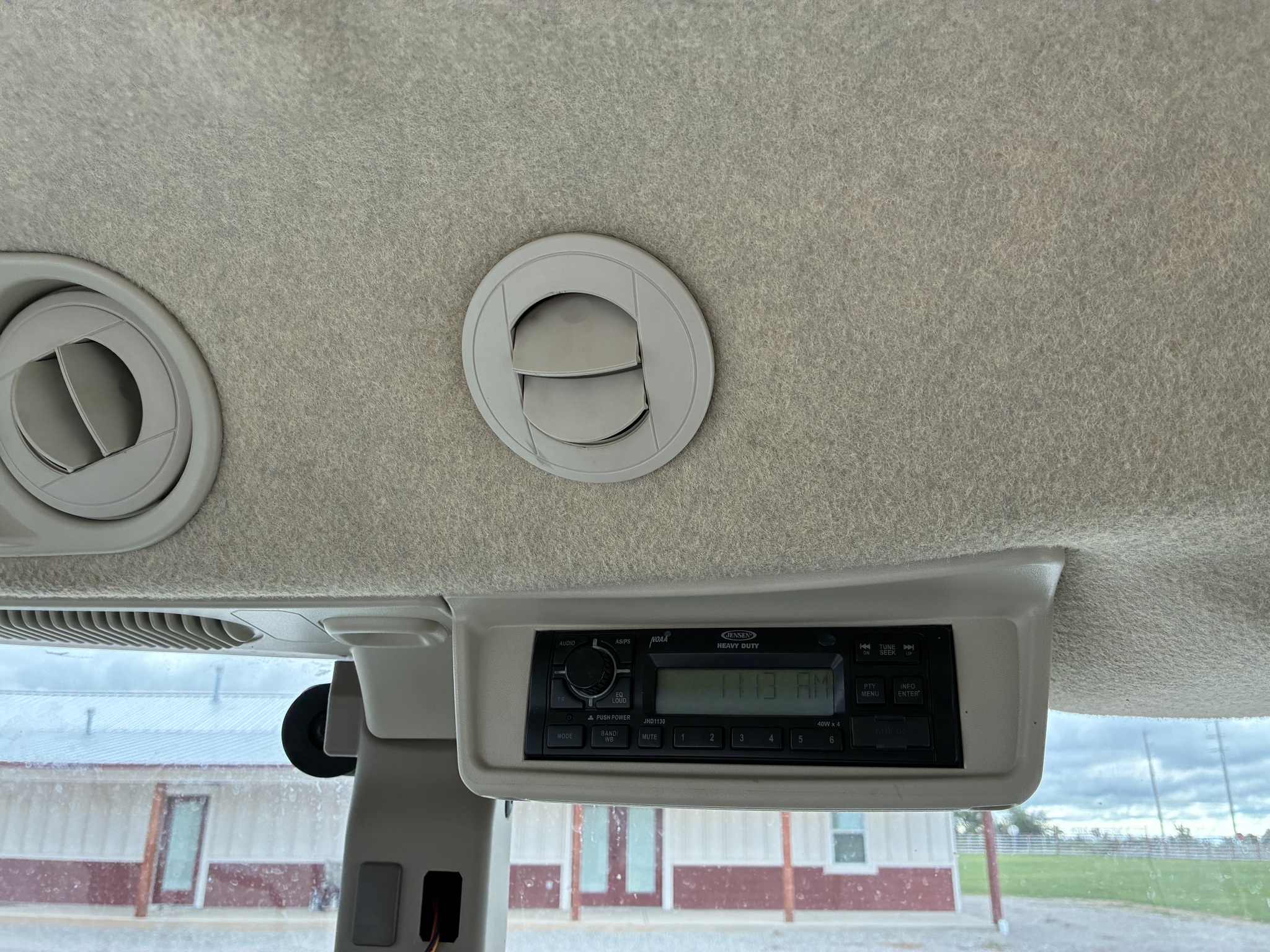 2021 John Deere 5075E Image 21