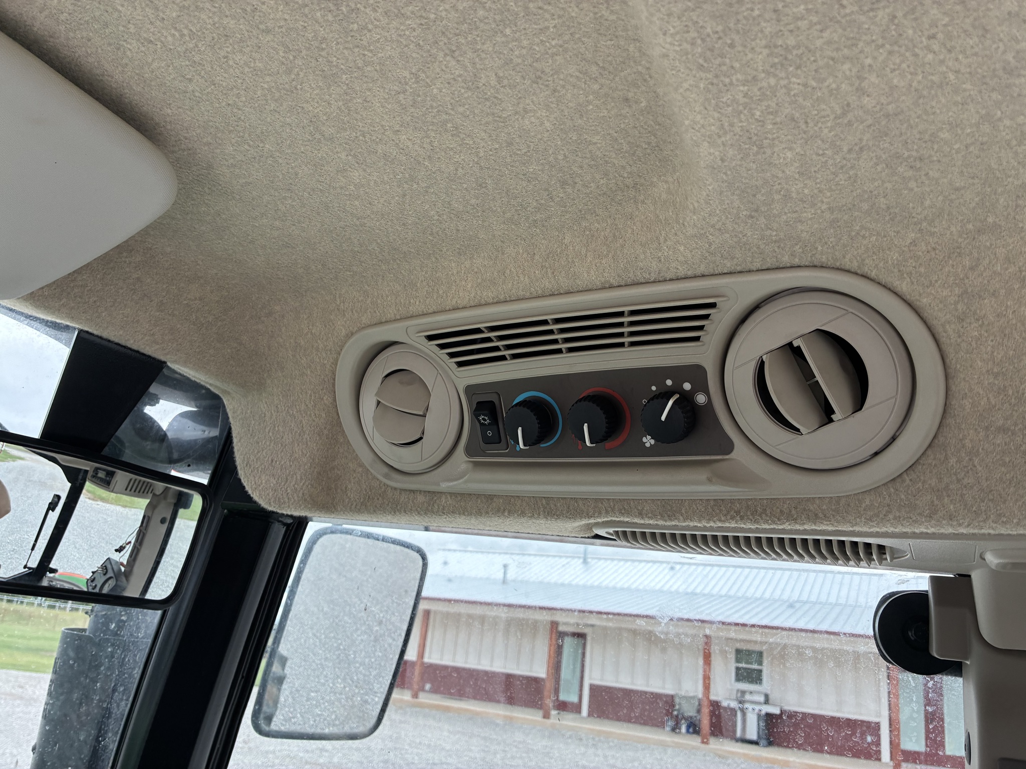 2021 John Deere 5075E Image 20