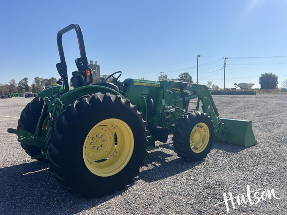 Photo of 2013 John Deere 5100M