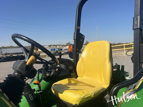 Photo of 2013 John Deere 5100M