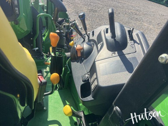 Photo of 2013 John Deere 5100M