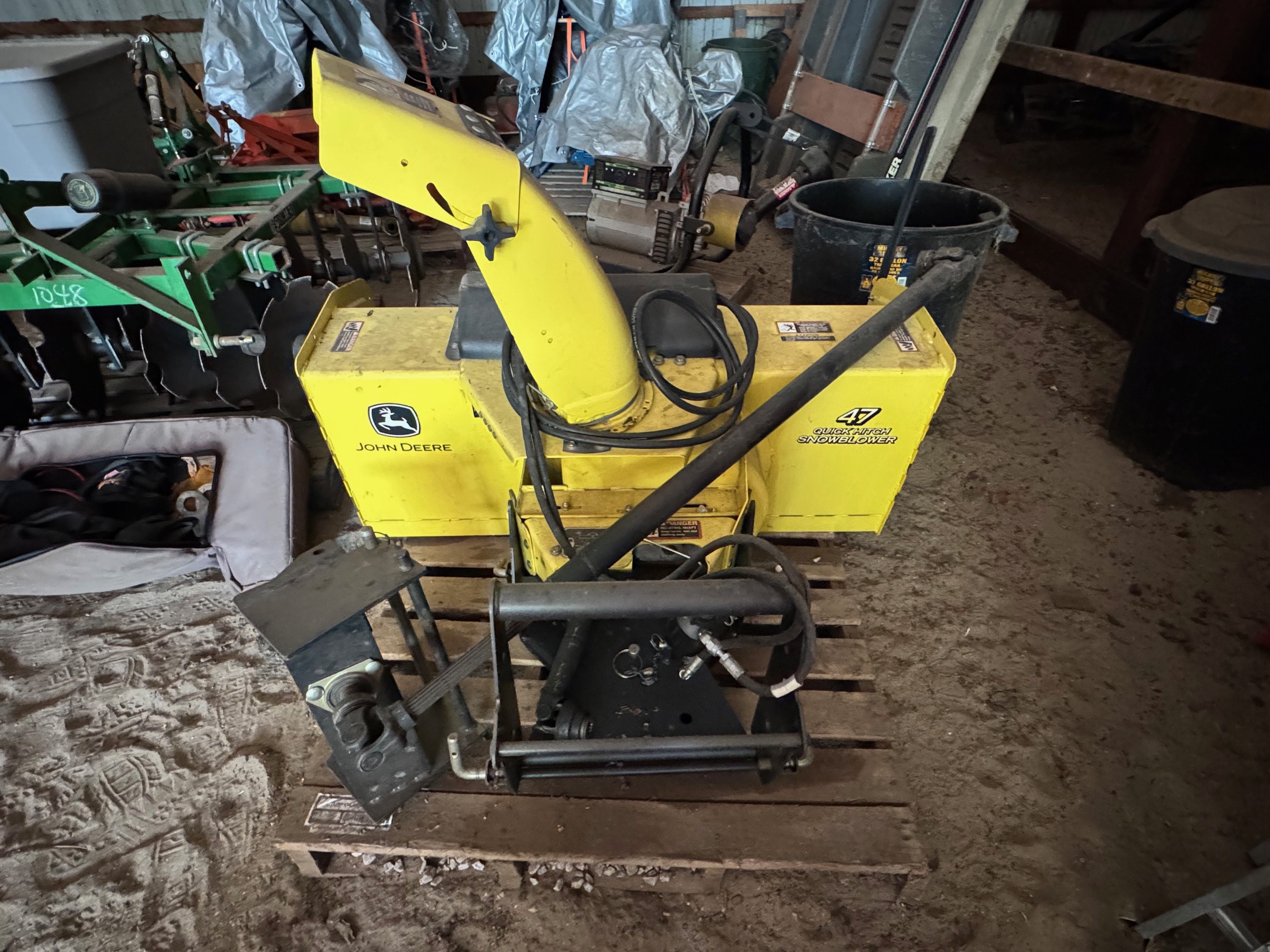 2005 John Deere 47 IN Image 2