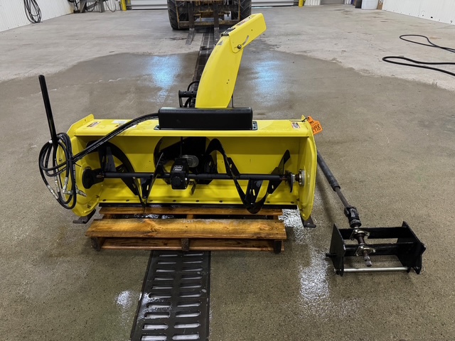 2005 John Deere 47 IN Image 9