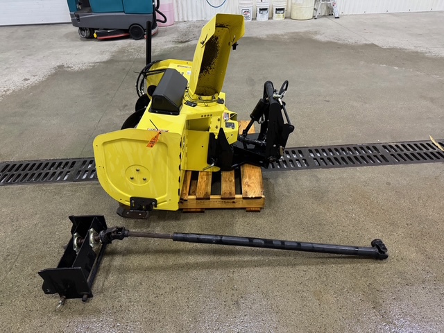 2005 John Deere 47 IN Image 2