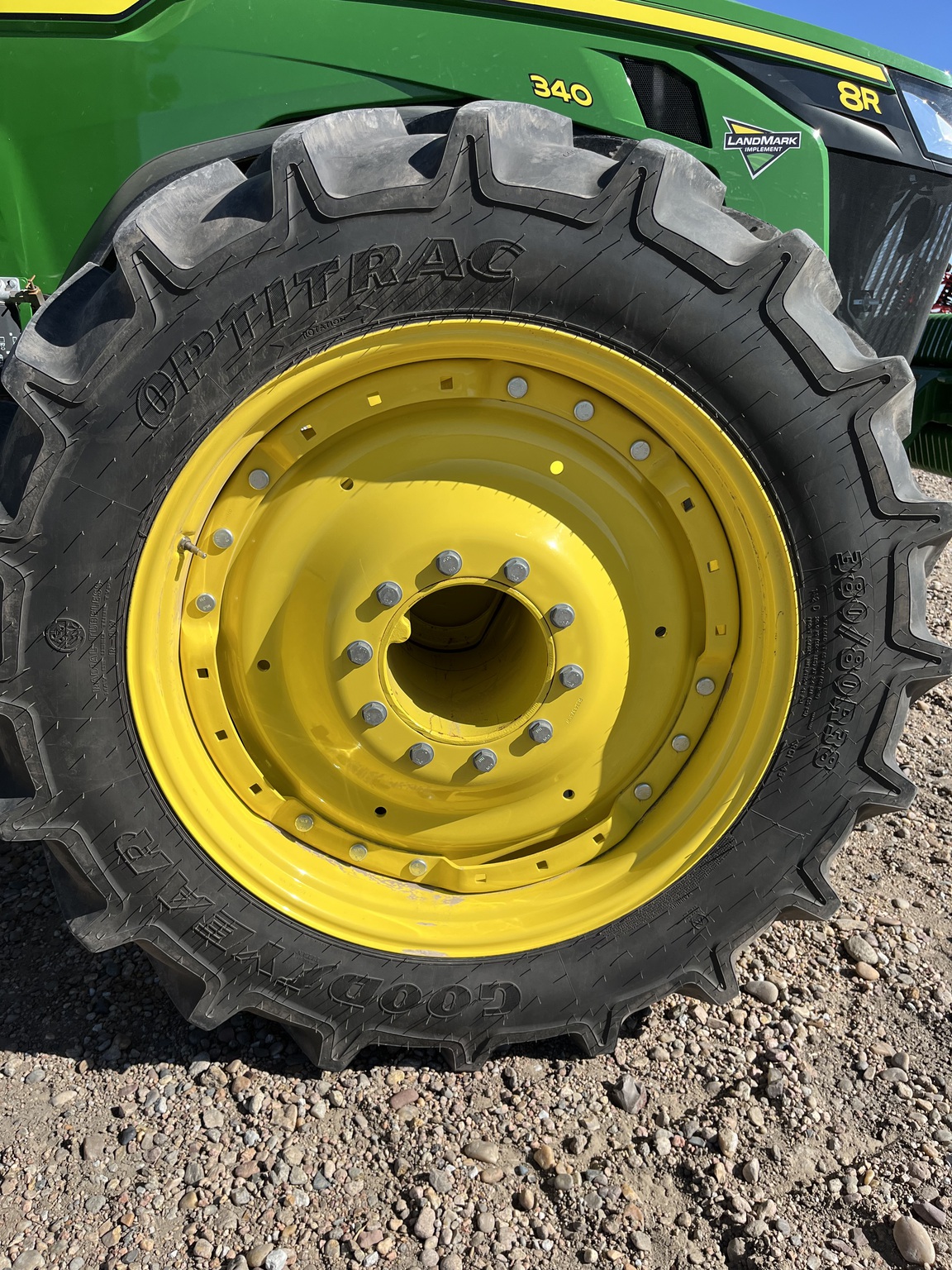 2024 John Deere 8R 340 Image 11