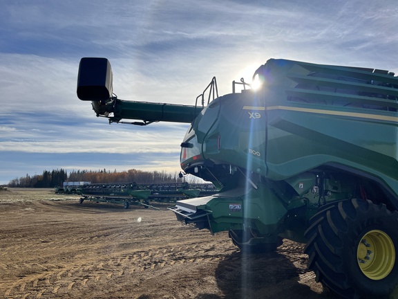 Used 2025 John Deere X9 1100 Combines at Horizon Ag & Turf in High Prairie, AB - Photo6