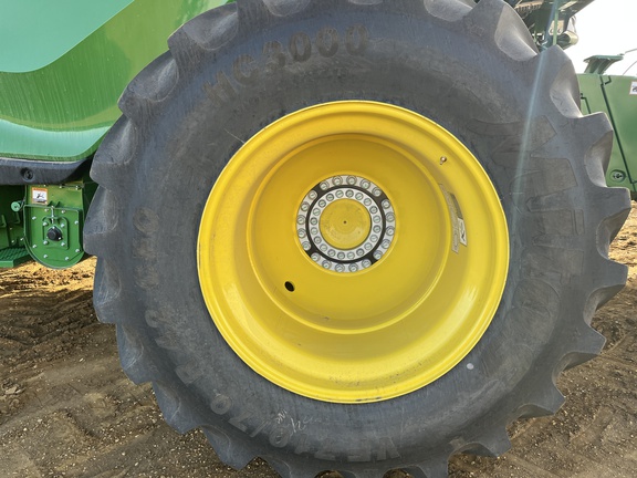 Used 2025 John Deere X9 1100 Combines at Horizon Ag & Turf in High Prairie, AB - Photo13