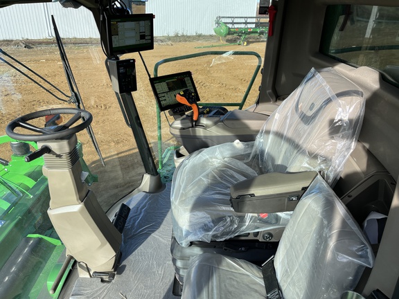 Used 2025 John Deere X9 1100 Combines at Horizon Ag & Turf in High Prairie, AB - Photo21