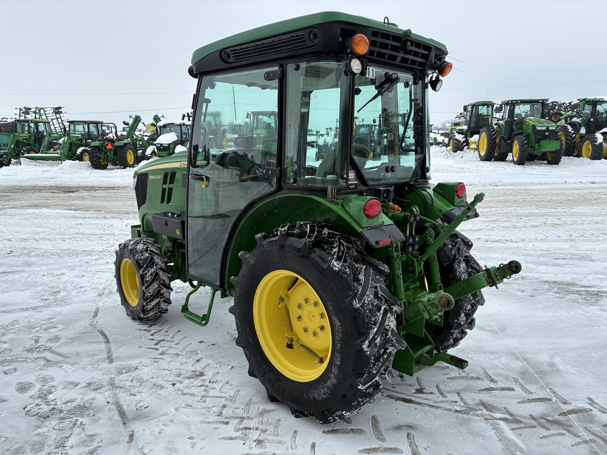 2017 John Deere 5100GN Image 5