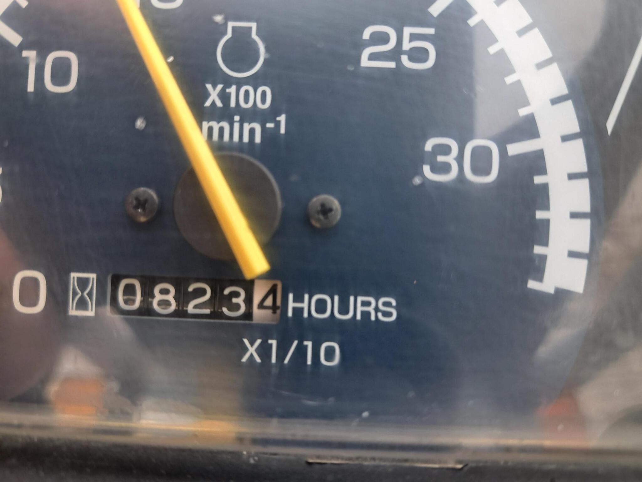 2011 John Deere 2320 Image 5