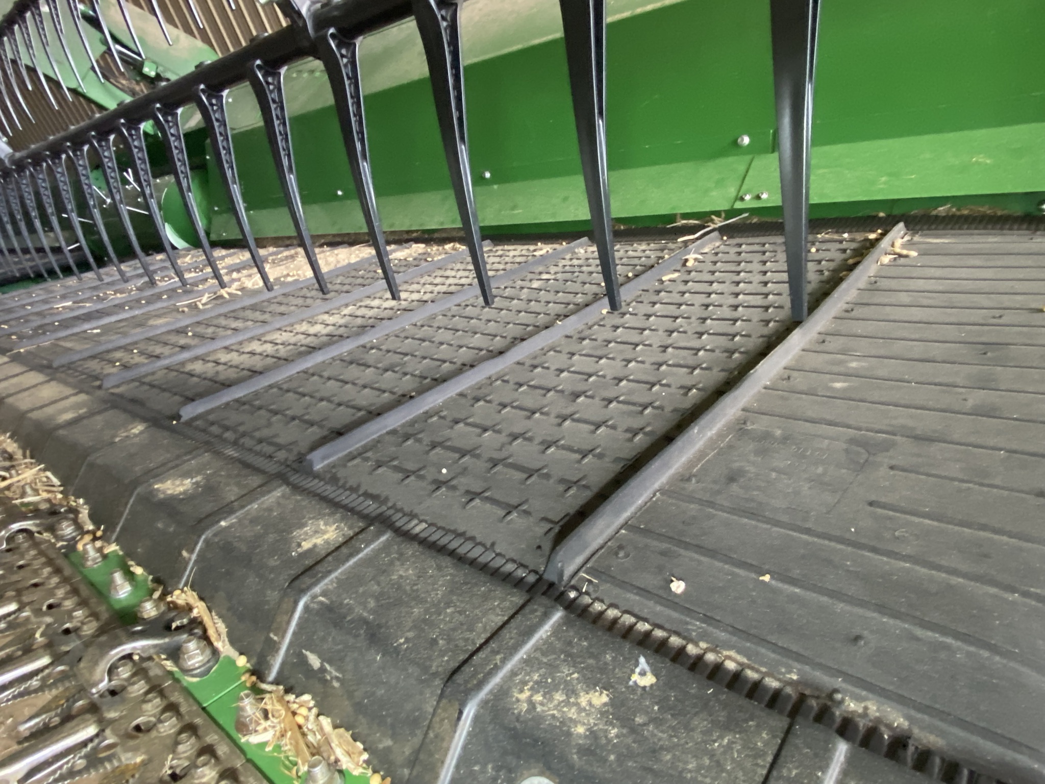 Used 2023 John Deere RD40F Combine Platforms at Koenig Equipment in Greensburg, IN - PhotoXL24