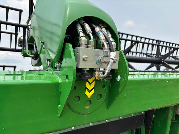 Used 2023 John Deere RD40F Combine Platforms at Koenig Equipment in Anna, OH - Photo9