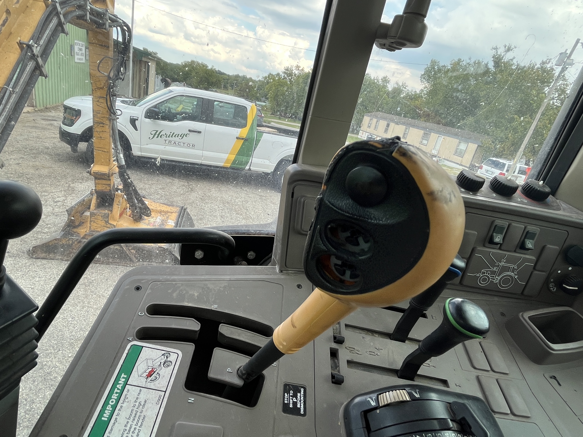  2016 John Deere 6110M at Heritage Tractor in Rogersville, MO