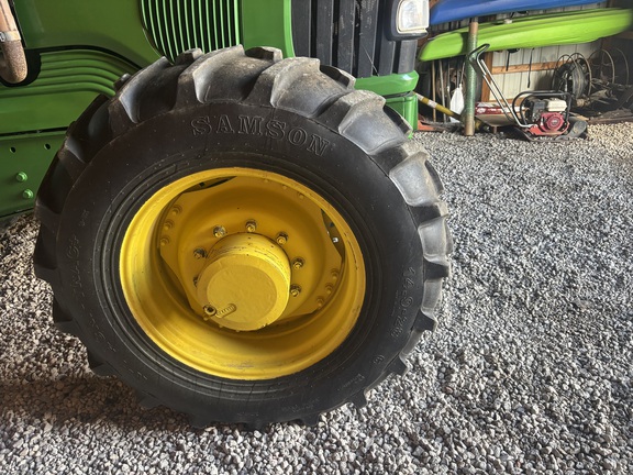 Photo of 2004 John Deere 7320