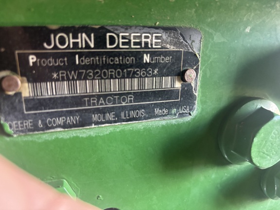 Photo of 2004 John Deere 7320