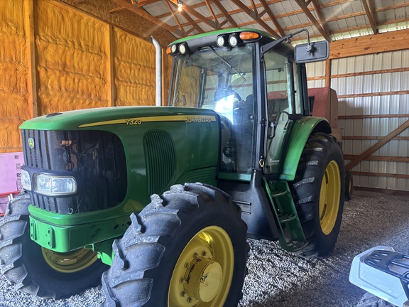 Photo of 2004 John Deere 7320