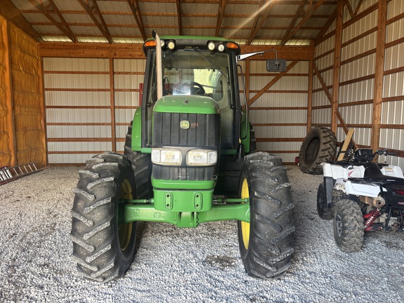 Photo of 2004 John Deere 7320