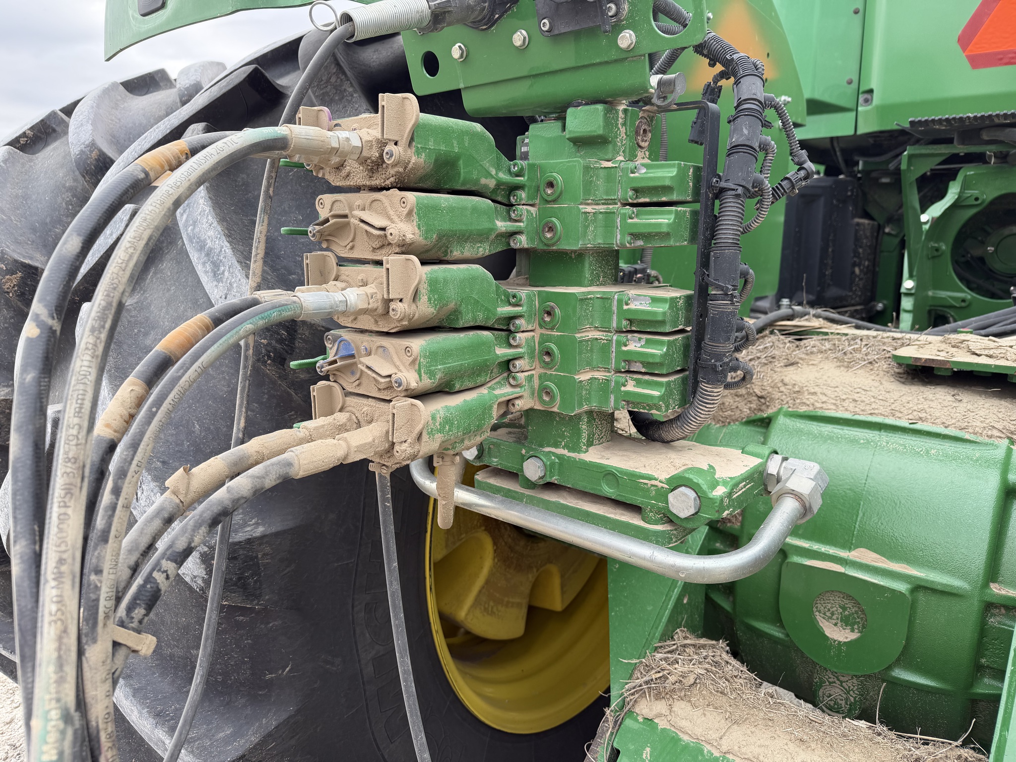 2014 John Deere 9460R Image 14