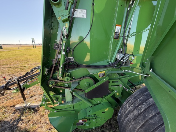 2025 John Deere 561M - Photo7