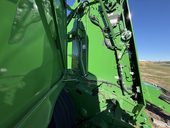 2025 John Deere 561M - Photo9