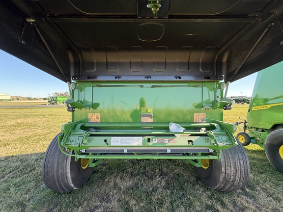 2025 John Deere 561M - Photo10