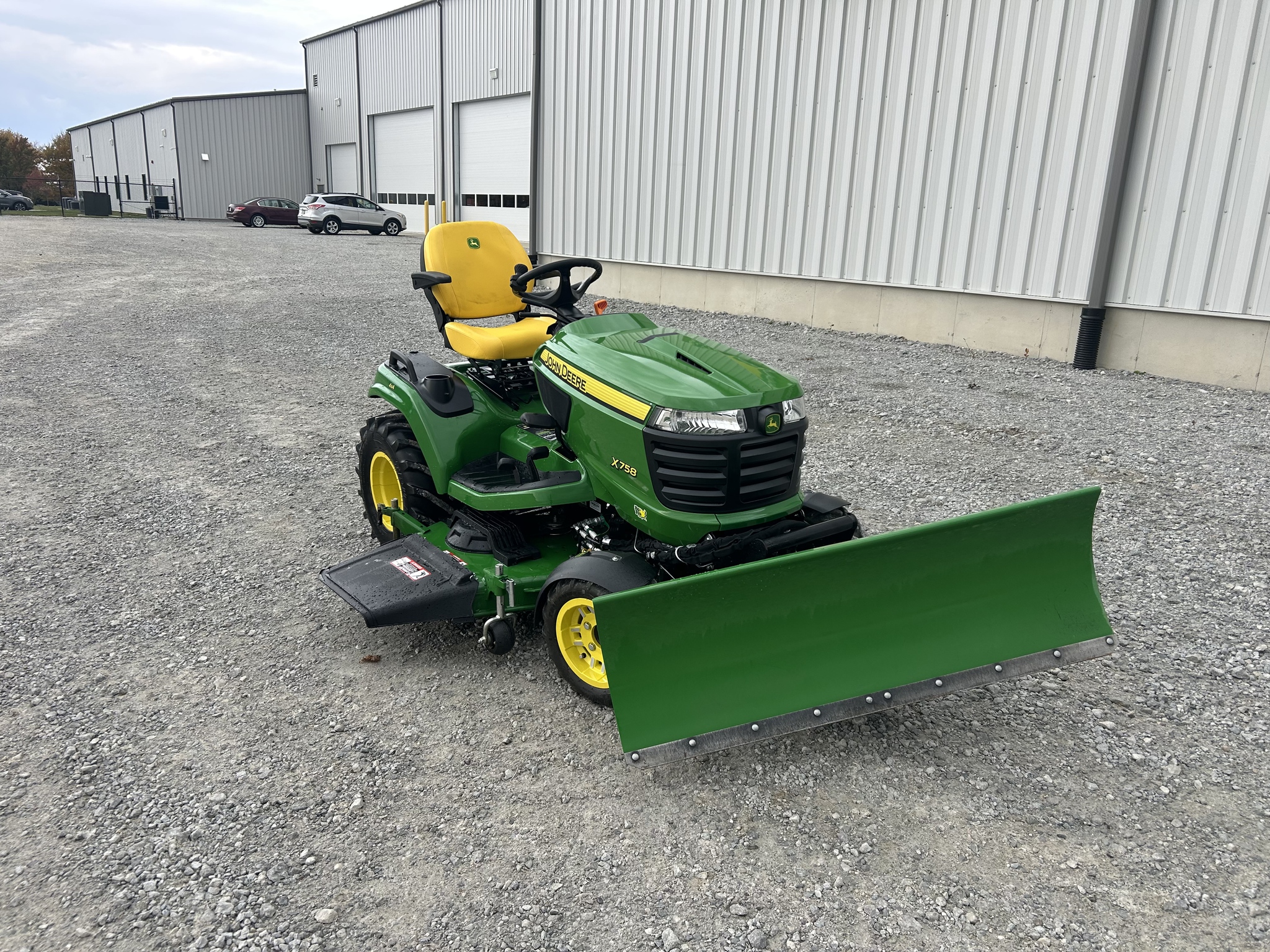 2025 John Deere X758 Image 2