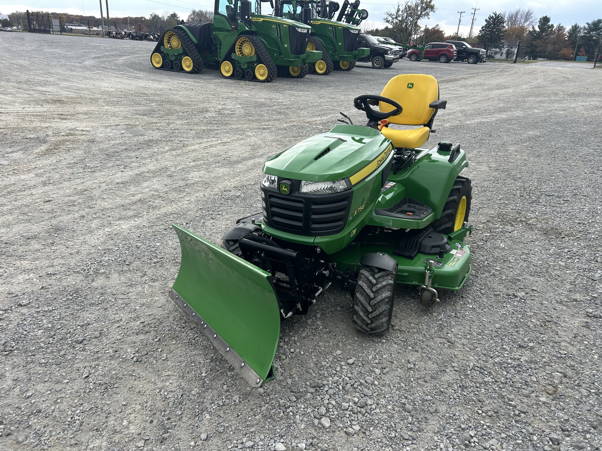 2025 John Deere X758 Image 3