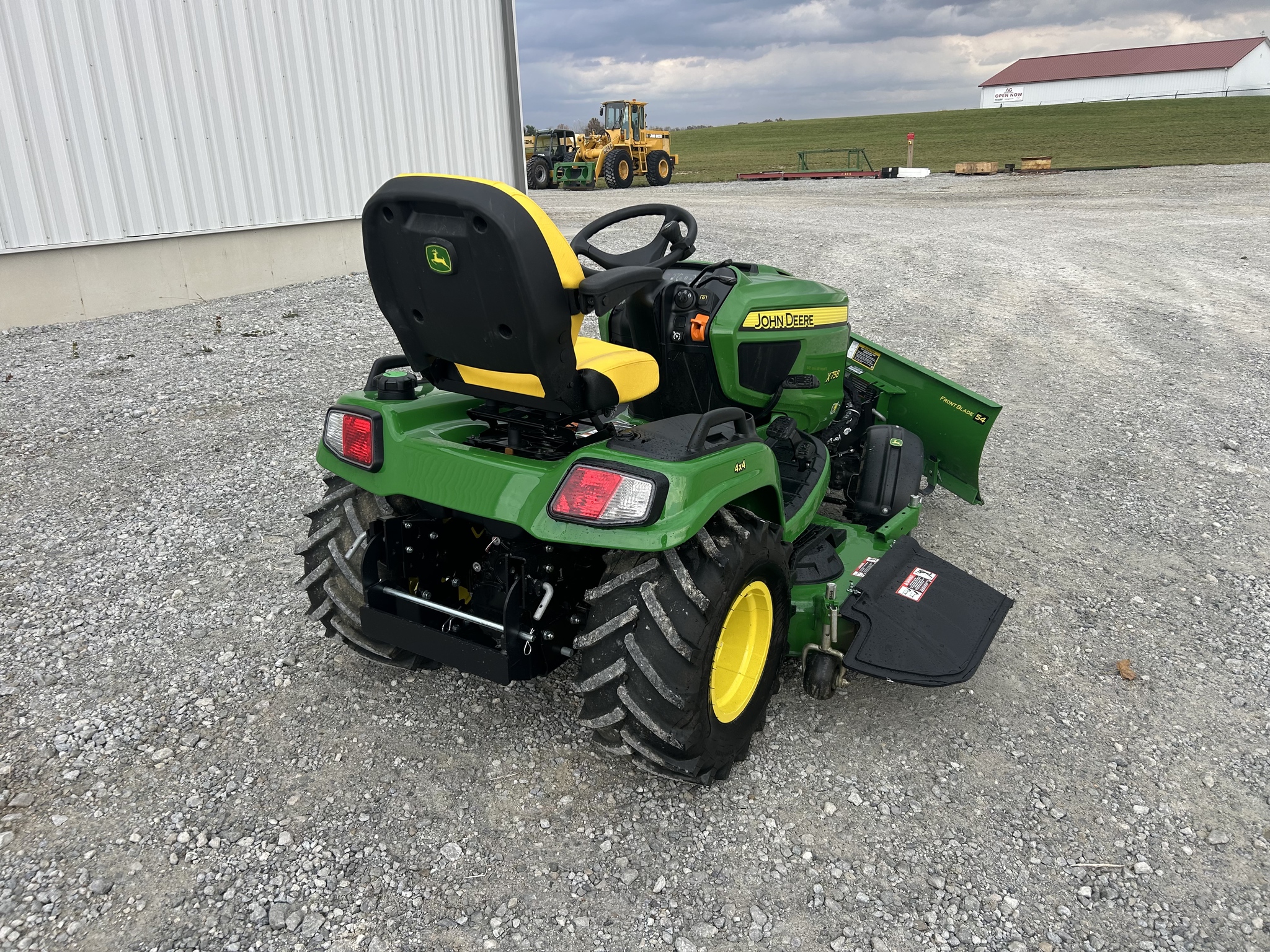 2025 John Deere X758 Image 7