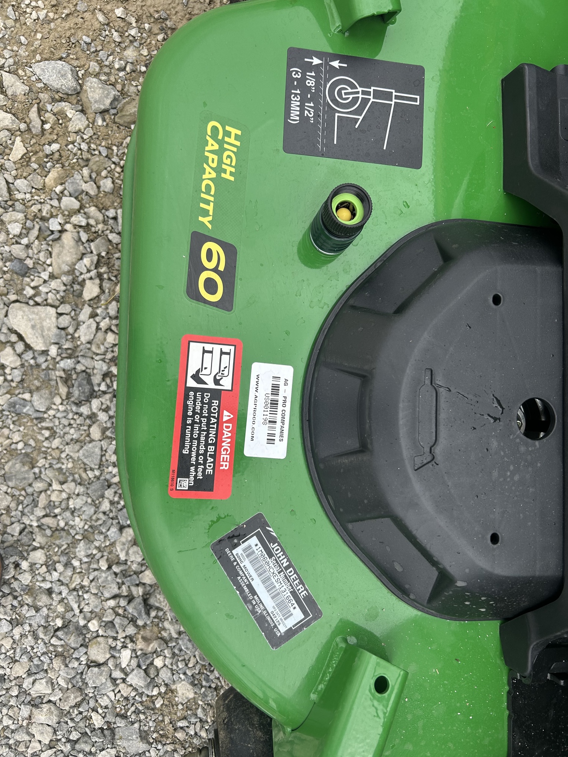 2025 John Deere X758 Image 9