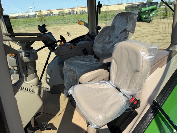 2025 John Deere 6R 175 - Photo29