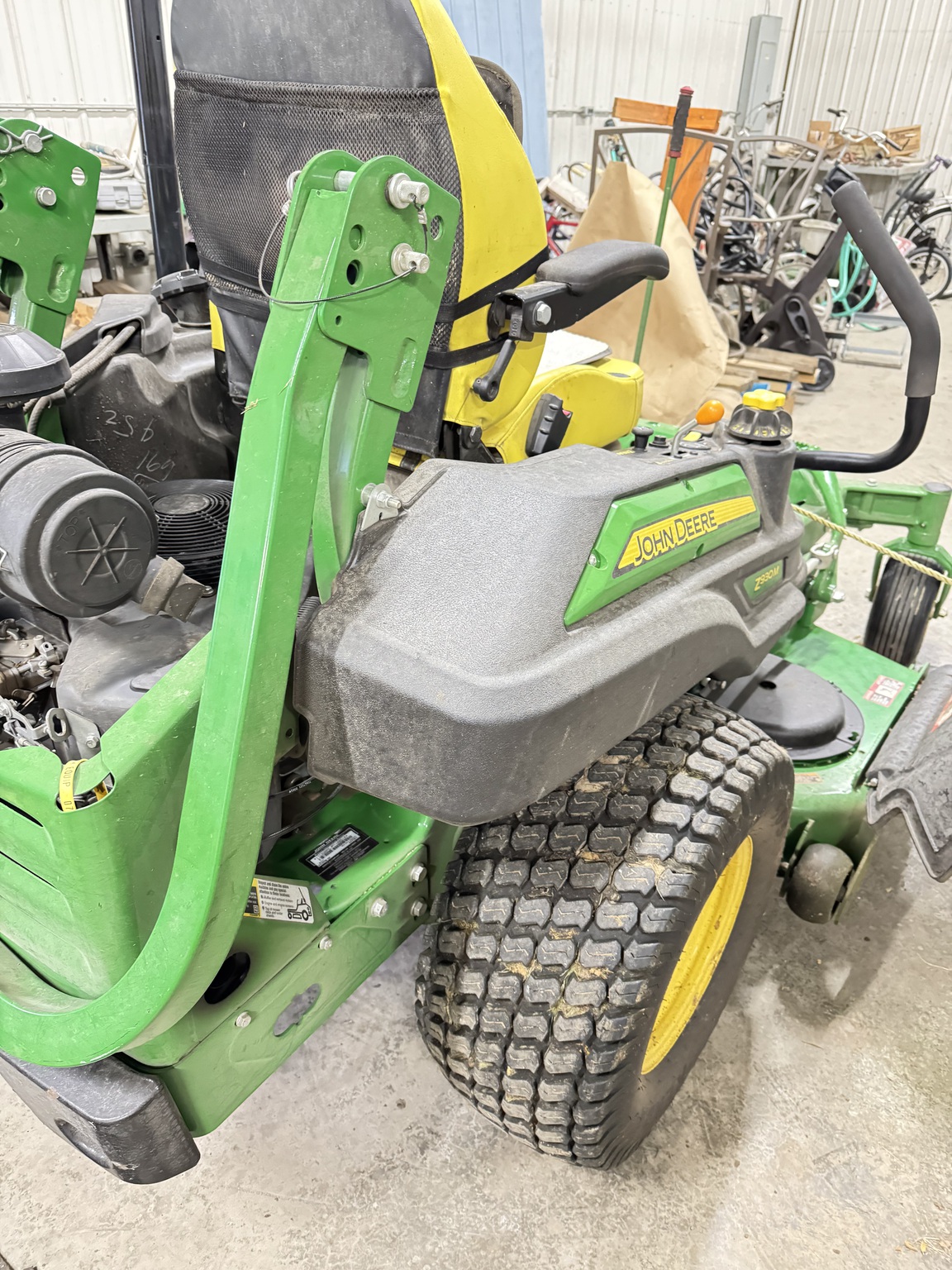 2022 John Deere Z930M Image 6