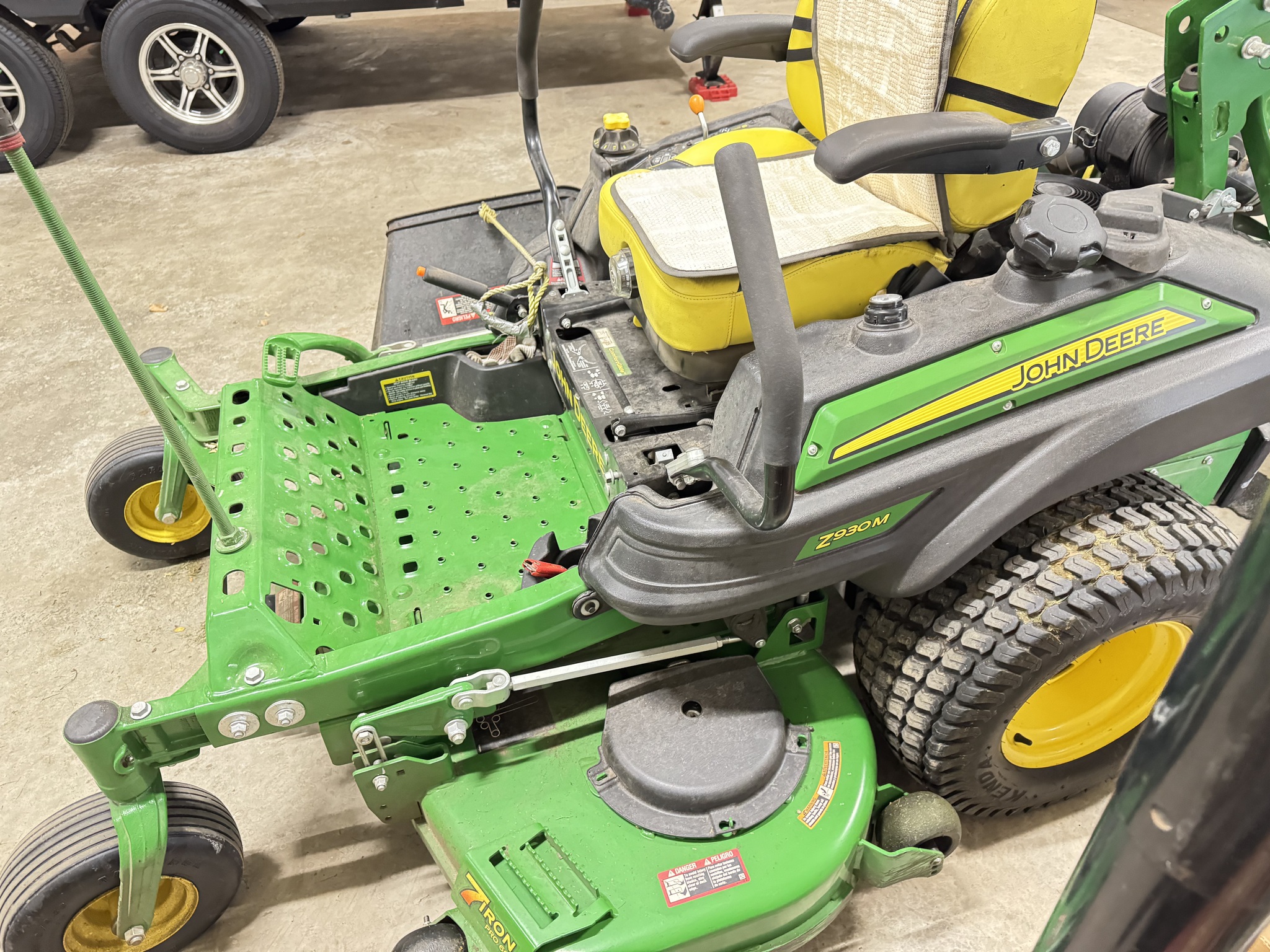 2022 John Deere Z930M Image 2