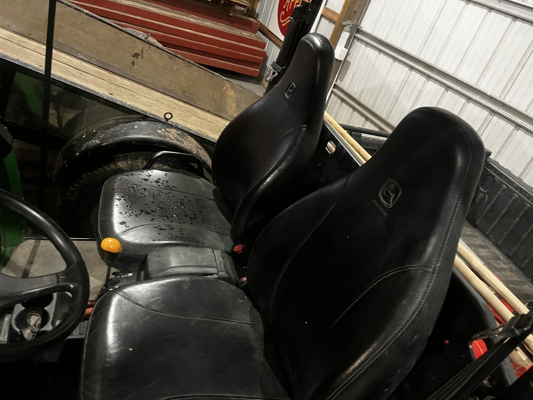 2015 John Deere XUV 825i Image 17