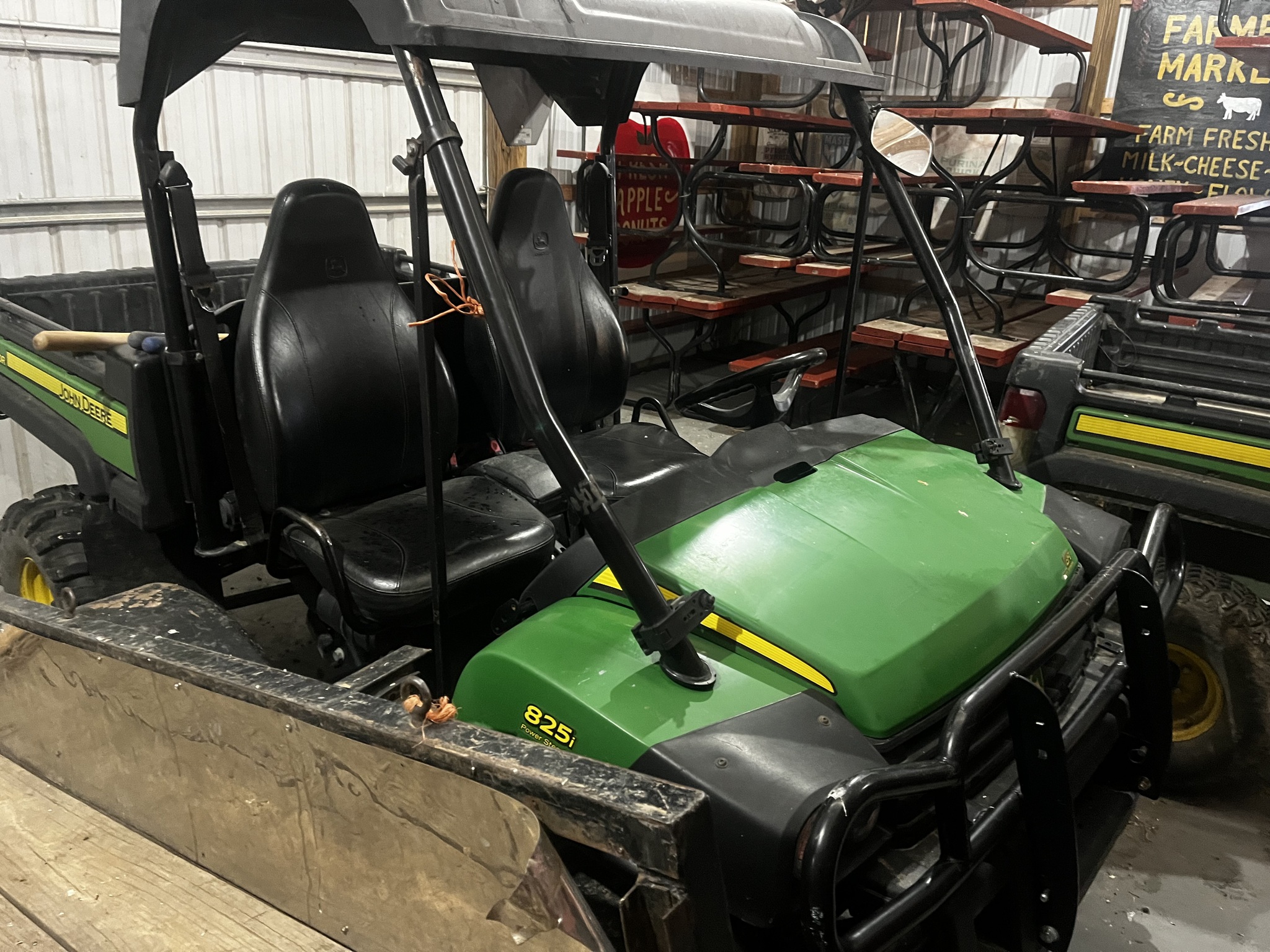 2015 John Deere XUV 825i Image 2