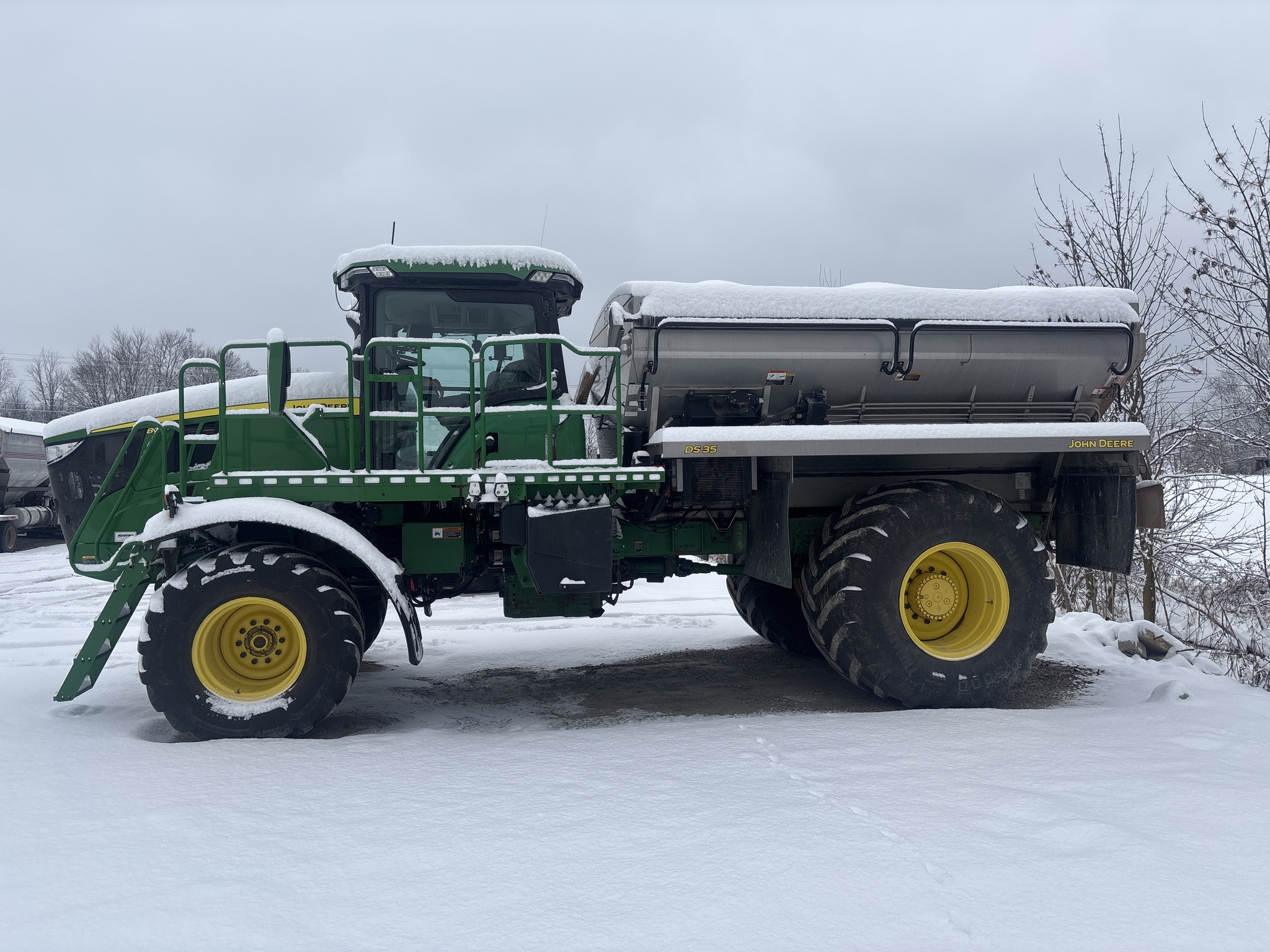 Used 2023 John Deere 800R Self Propelled Applicators at Koenig Equipment in Greensburg, IN - PhotoXL2