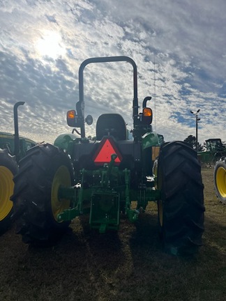 2025 John Deere 5075E Photo 5