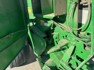 2009 John Deere 568 Image 3