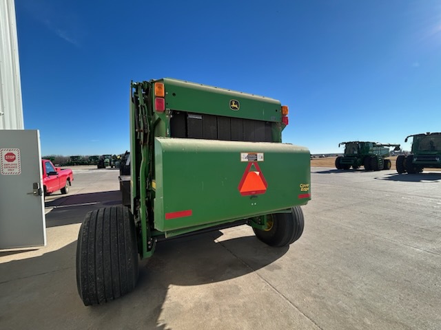 2009 John Deere 568 Image 6