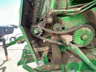 2009 John Deere 568 Image 8