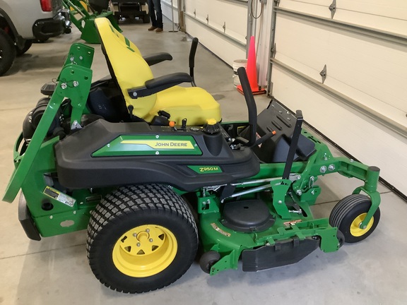Photo of 2022 John Deere Z950M