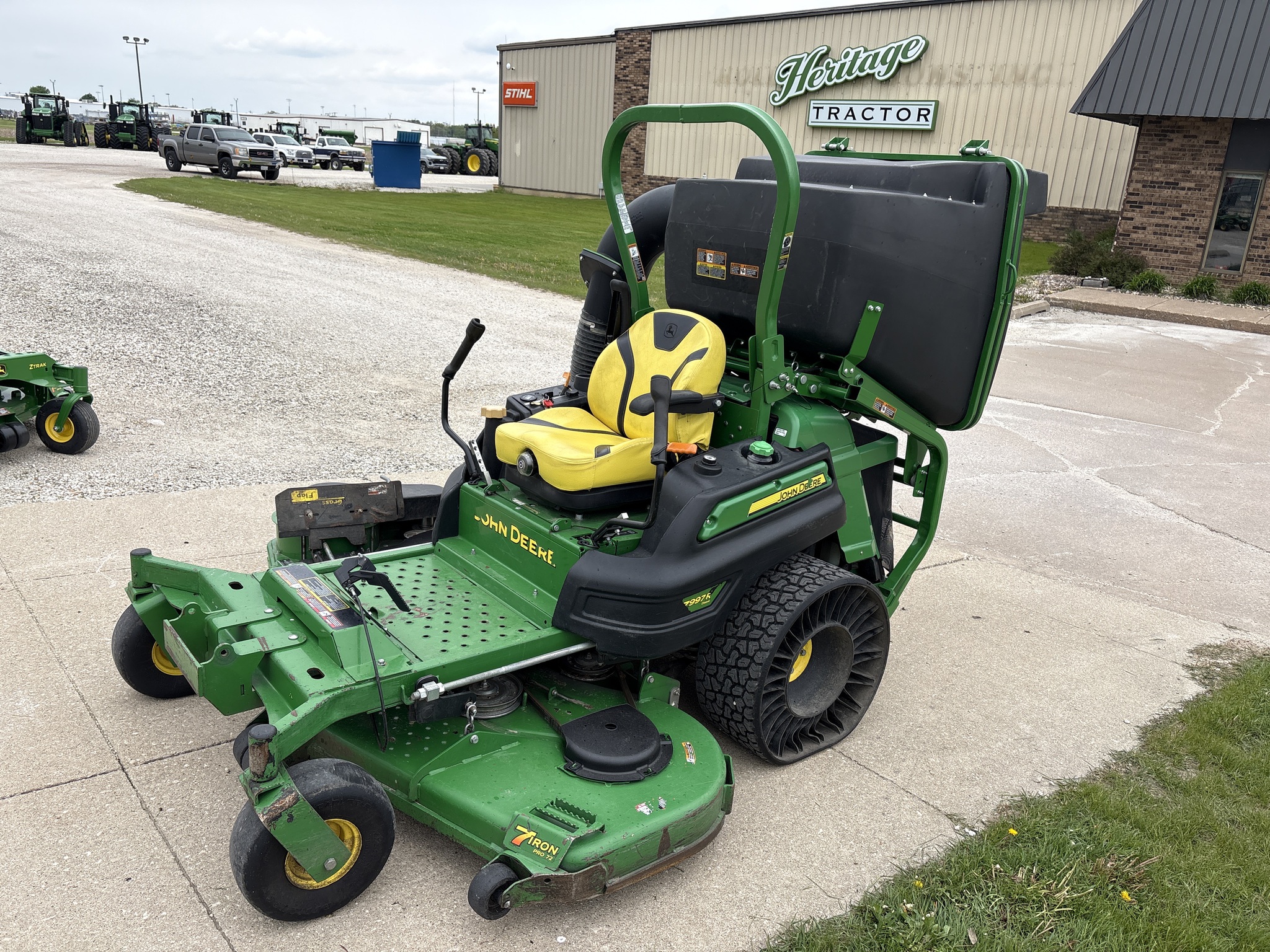  2022 John Deere Z997R w/MCS Bagger at Heritage Tractor in Geneseo, IL