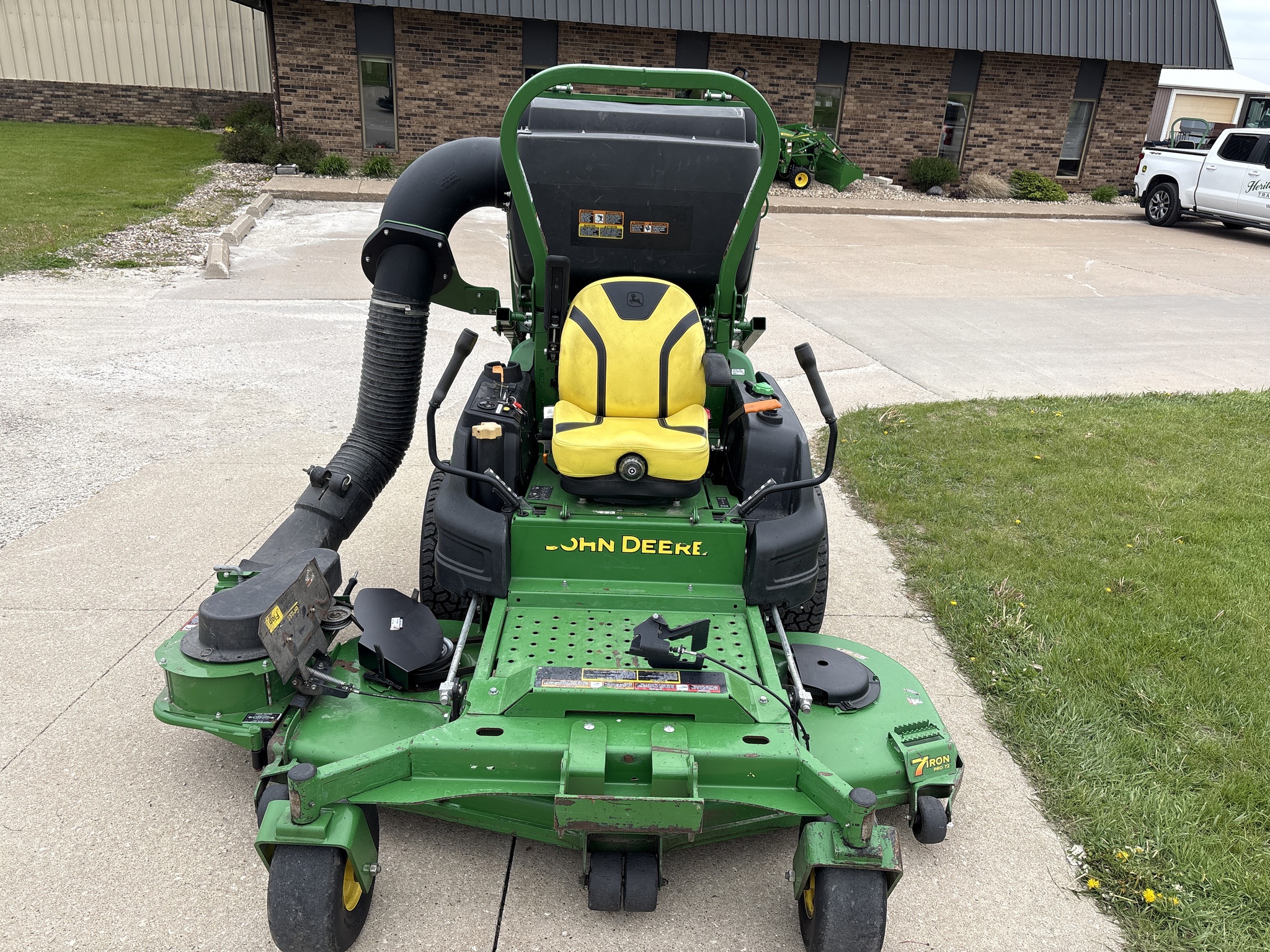  2022 John Deere Z997R w/MCS Bagger at Heritage Tractor in Geneseo, IL