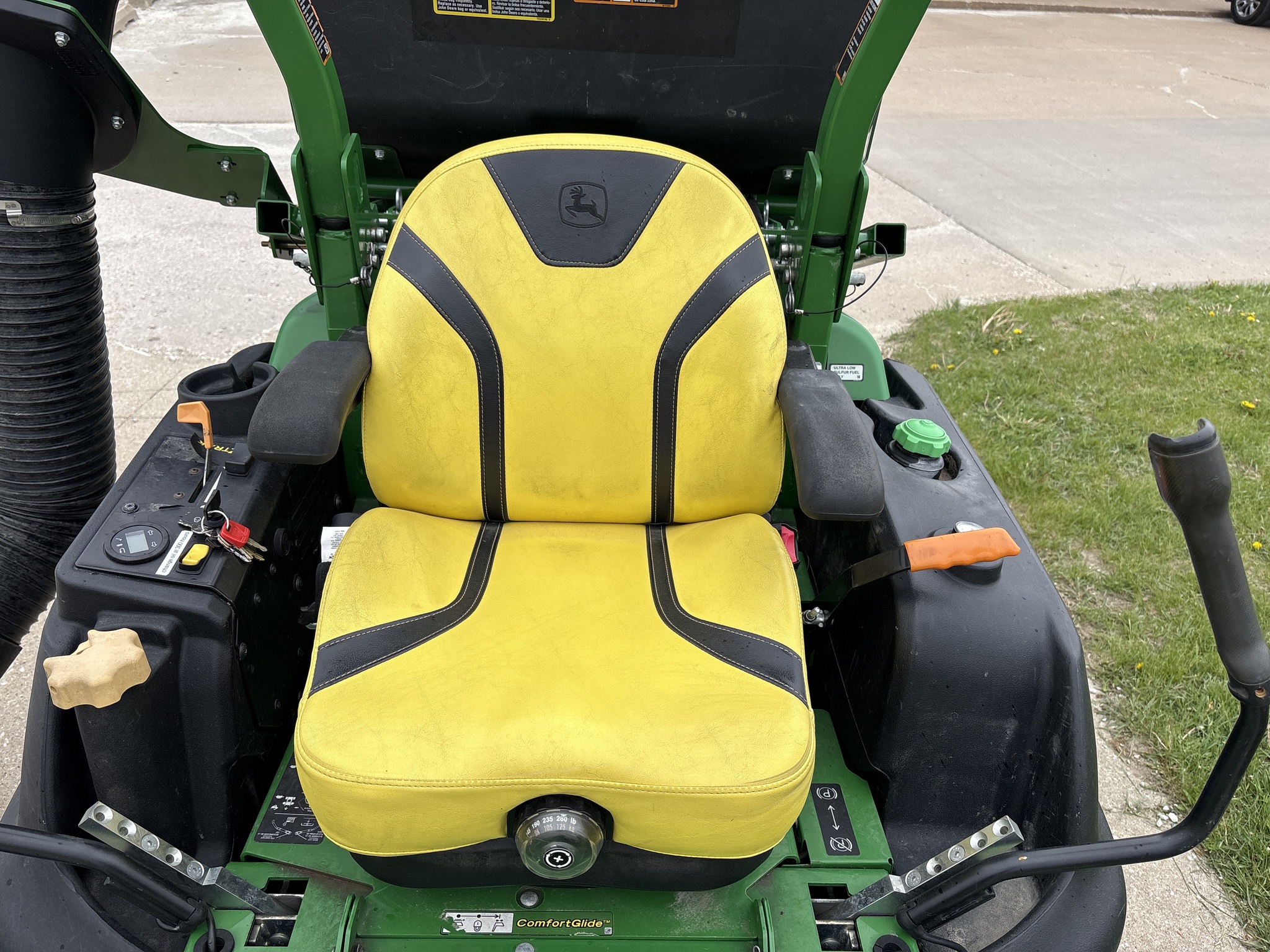  2022 John Deere Z997R w/MCS Bagger at Heritage Tractor in Geneseo, IL