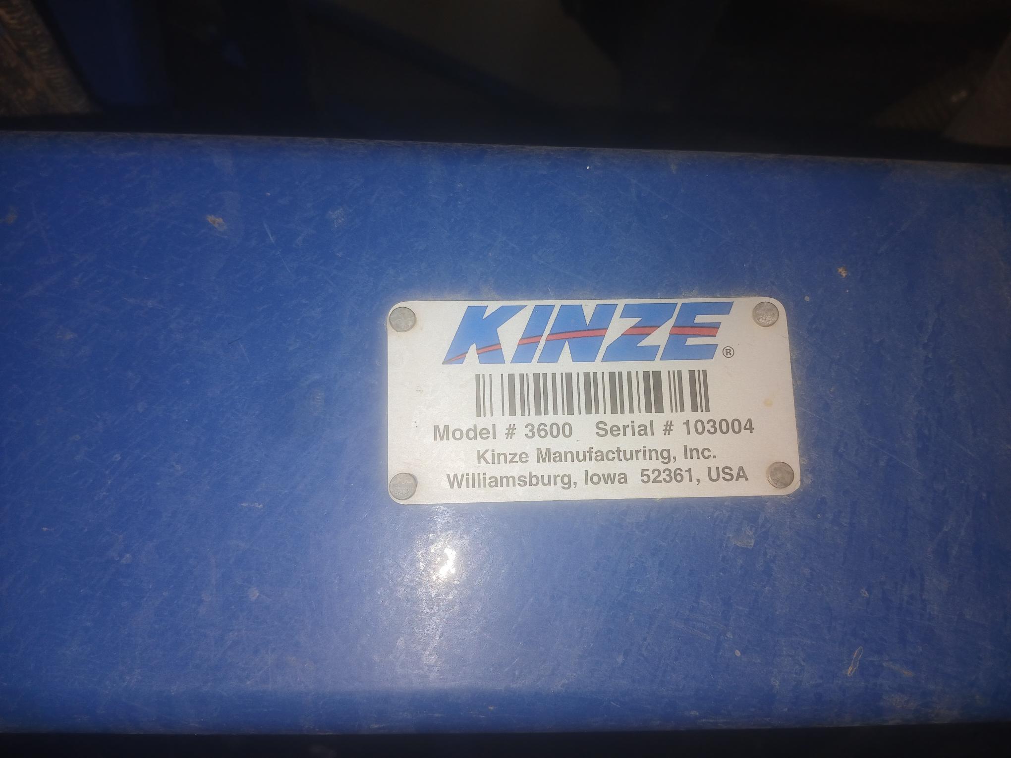 2014 Kinze 3600 12/24 Image 11