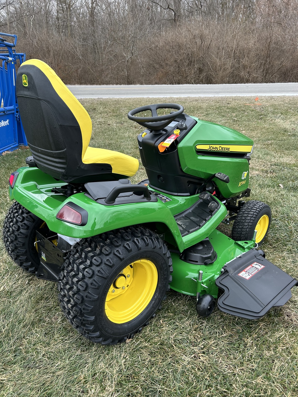 2026 John Deere X590 Image 2