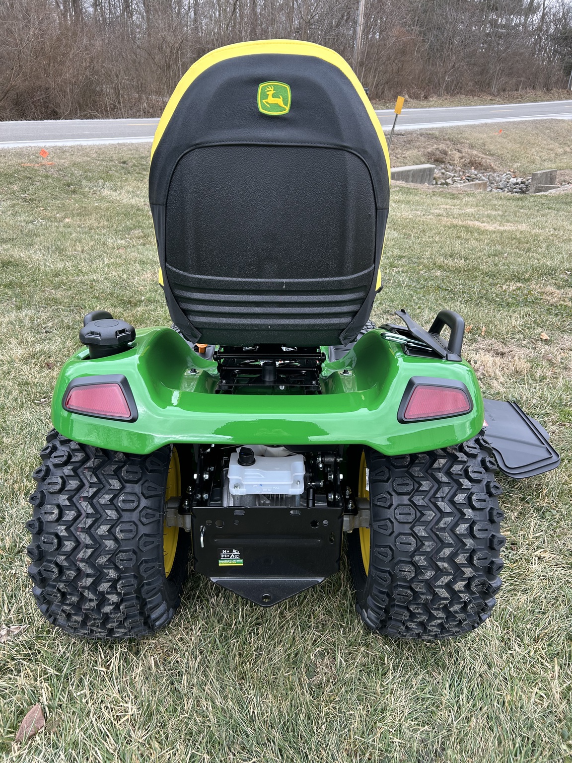 2026 John Deere X590 Image 3