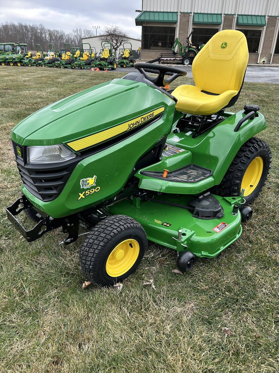 2026 John Deere X590 Image 6