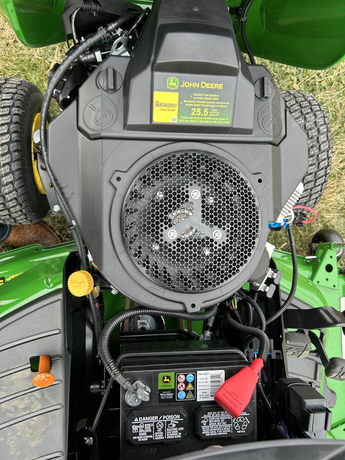 2026 John Deere X590 Image 8