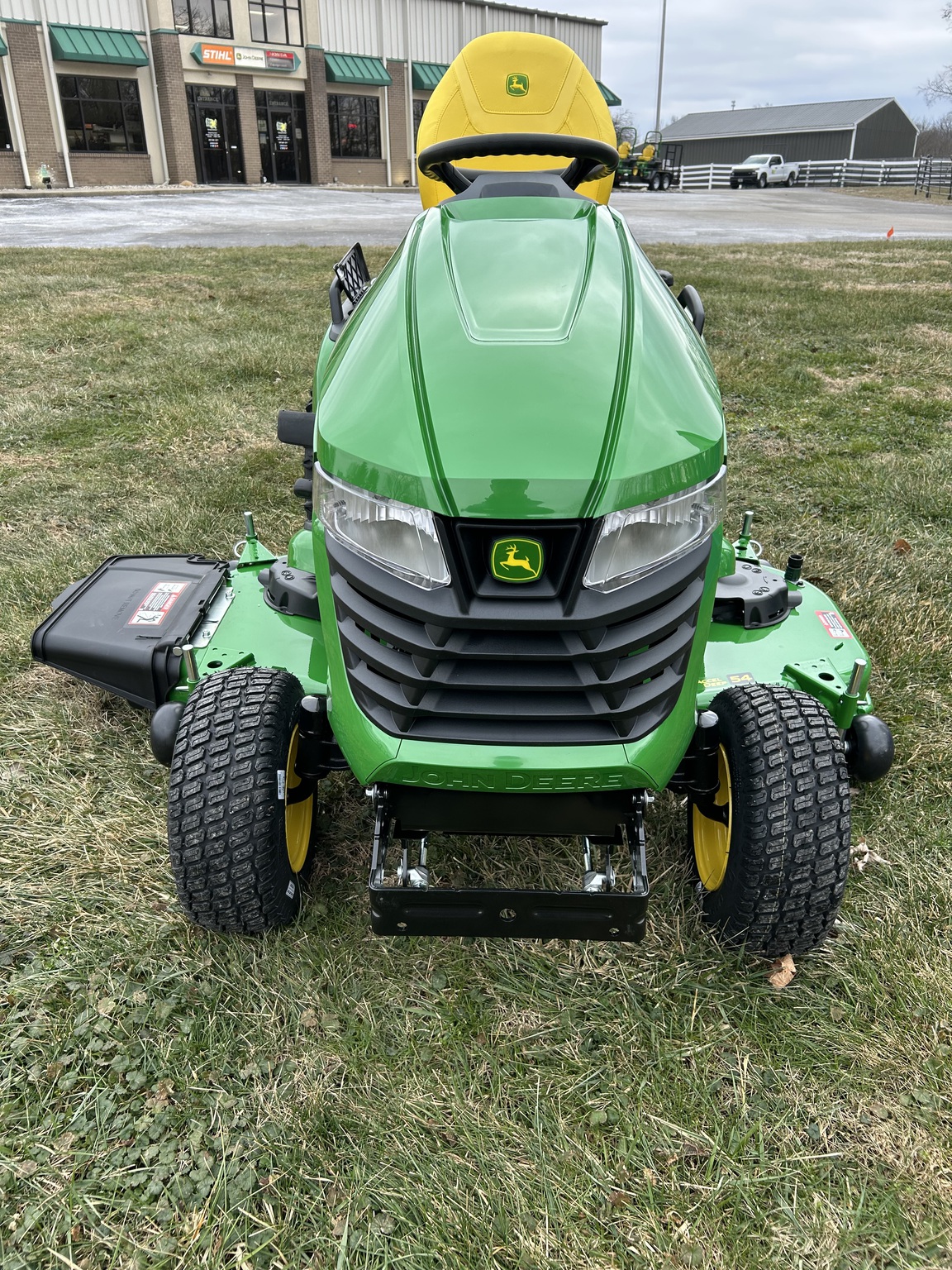 2026 John Deere X590 Image 7